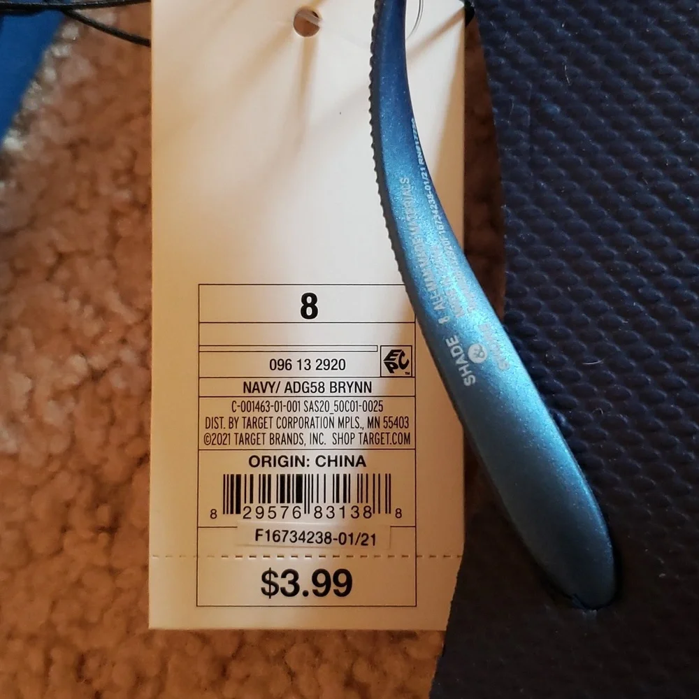 Shade & Shore Flip Flops- 2 pairs - Picture 4 of 8